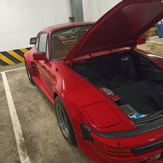 Замена аккумулятора на Porsche 911 II (911, 930) 1973 - 1989 3.0 188 л.c.  Замена аккумулятора на Porsche 911 II (911, 930) 1973 - 1989 3.0 188 л.c.